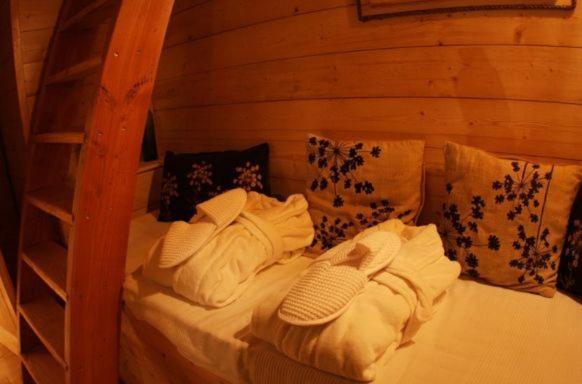 Les En Provence Bed & Breakfast Entrechaux